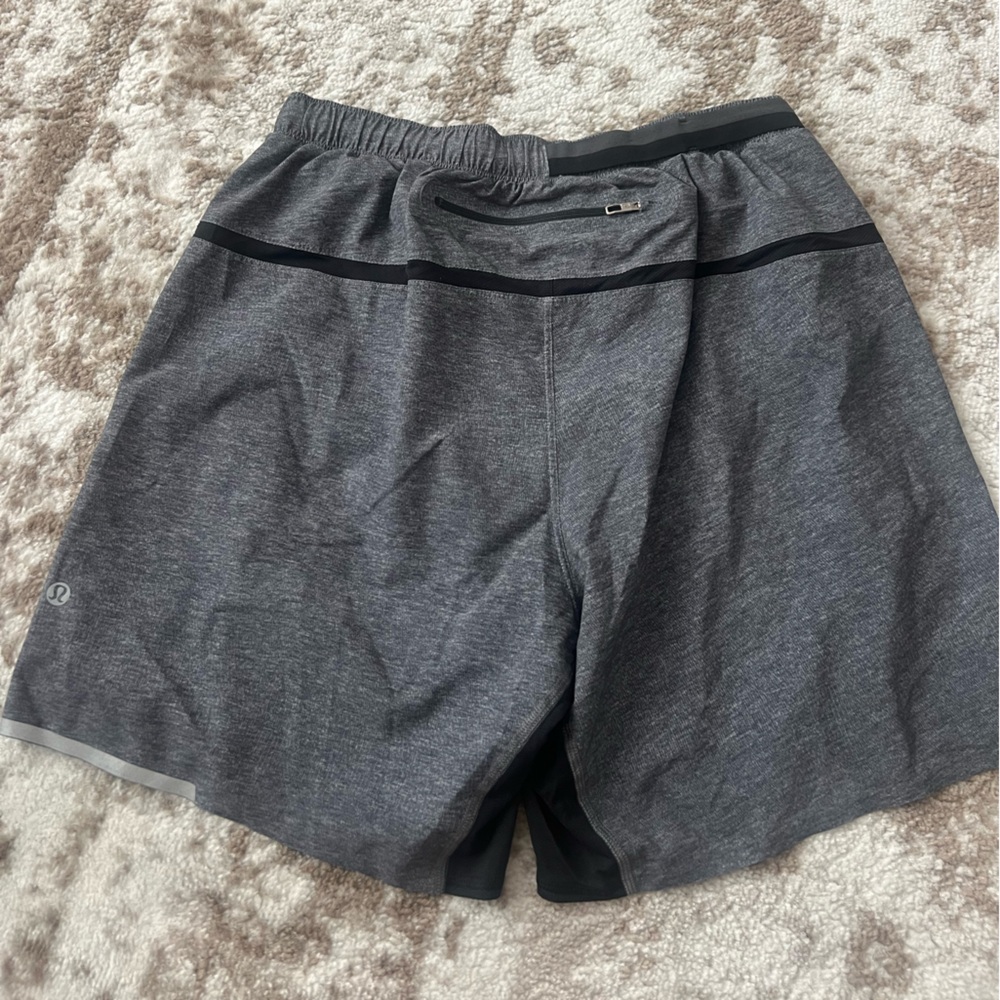Mens Lululemon Grey Lined 7 inch inseam running shorts